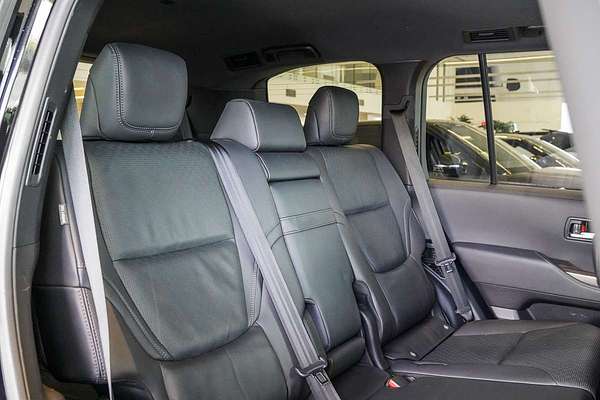2022 Toyota Landcruiser Sahara FJA300R