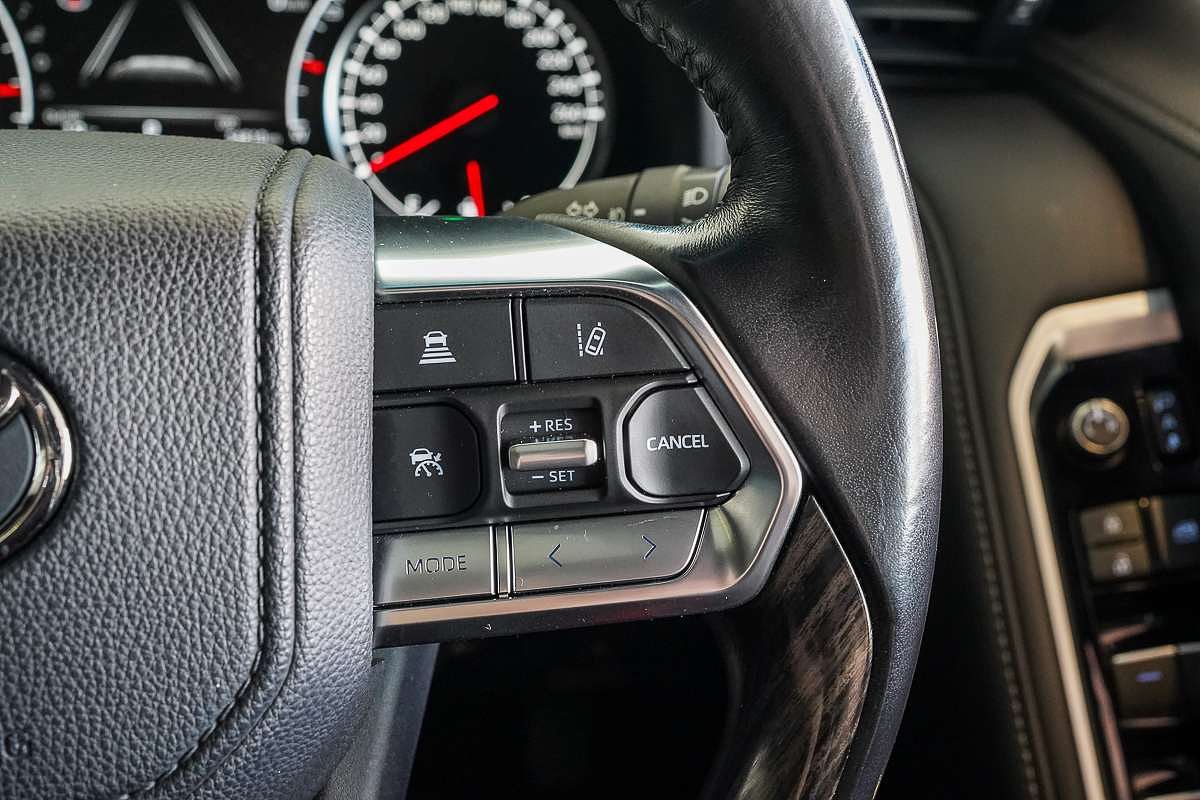 2022 Toyota Landcruiser Sahara FJA300R