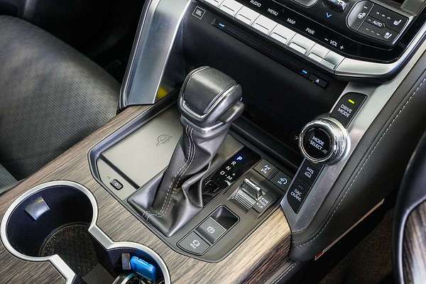 2022 Toyota Landcruiser Sahara FJA300R