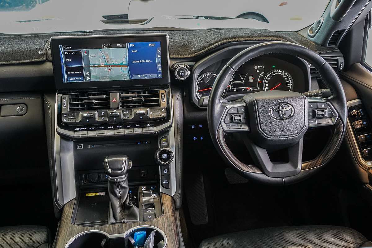 2022 Toyota Landcruiser Sahara FJA300R