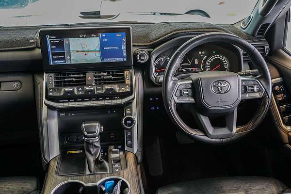 2022 Toyota Landcruiser Sahara FJA300R
