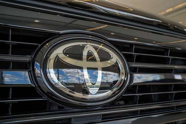 2022 Toyota Landcruiser Sahara FJA300R