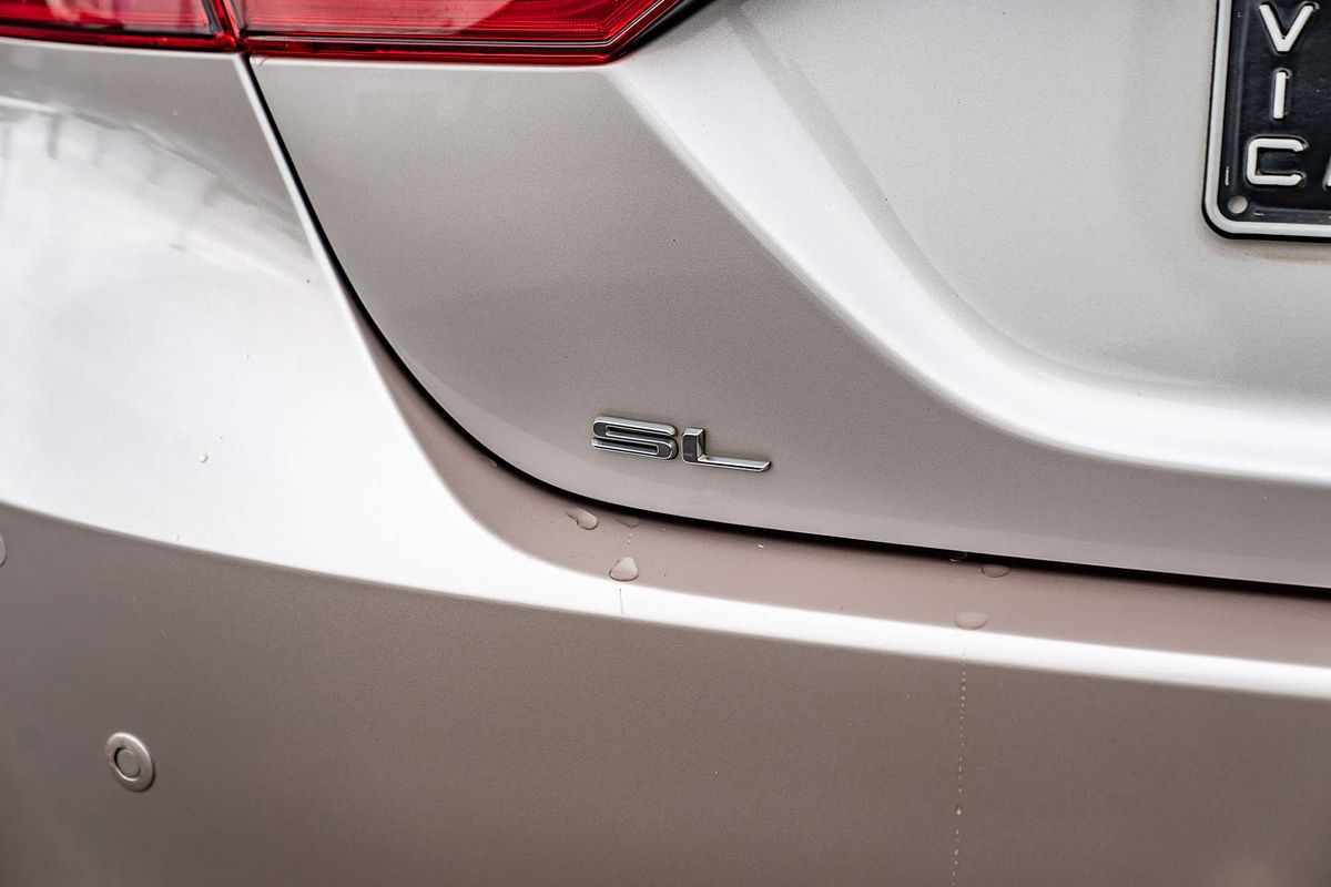 2018 Toyota Camry SL AXVH71R