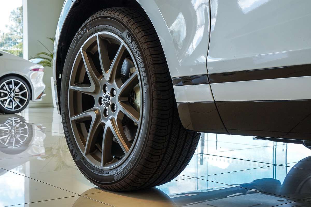 2024 Land Rover Range Rover Velar PHEV P400e Dynamic HSE L560