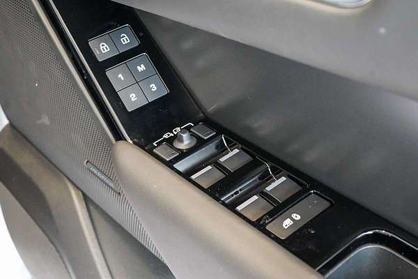 2024 Land Rover Range Rover Velar PHEV P400e Dynamic HSE L560