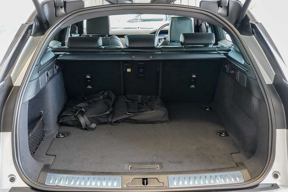 2024 Land Rover Range Rover Velar PHEV P400e Dynamic HSE L560