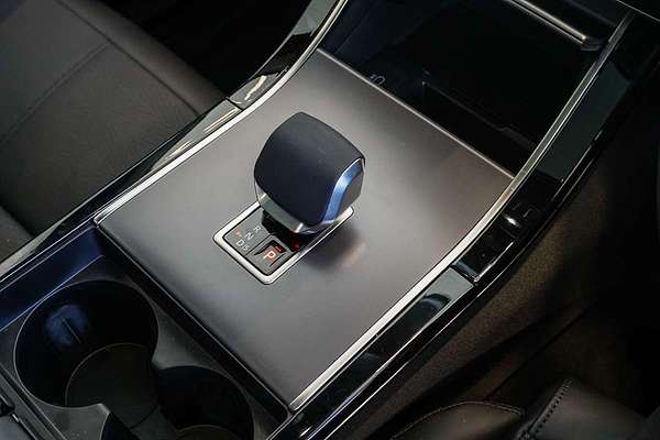 2024 Land Rover Range Rover Velar PHEV P400e Dynamic HSE L560