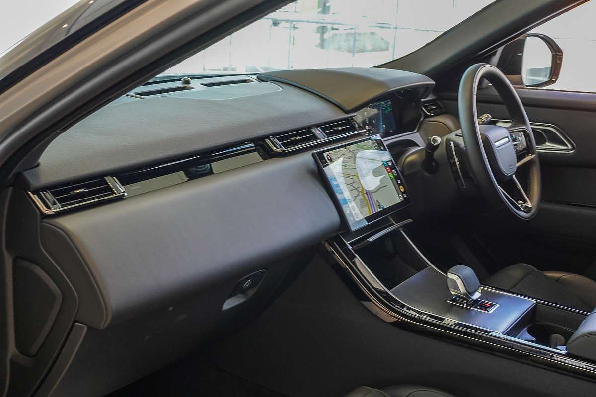2024 Land Rover Range Rover Velar PHEV P400e Dynamic HSE L560