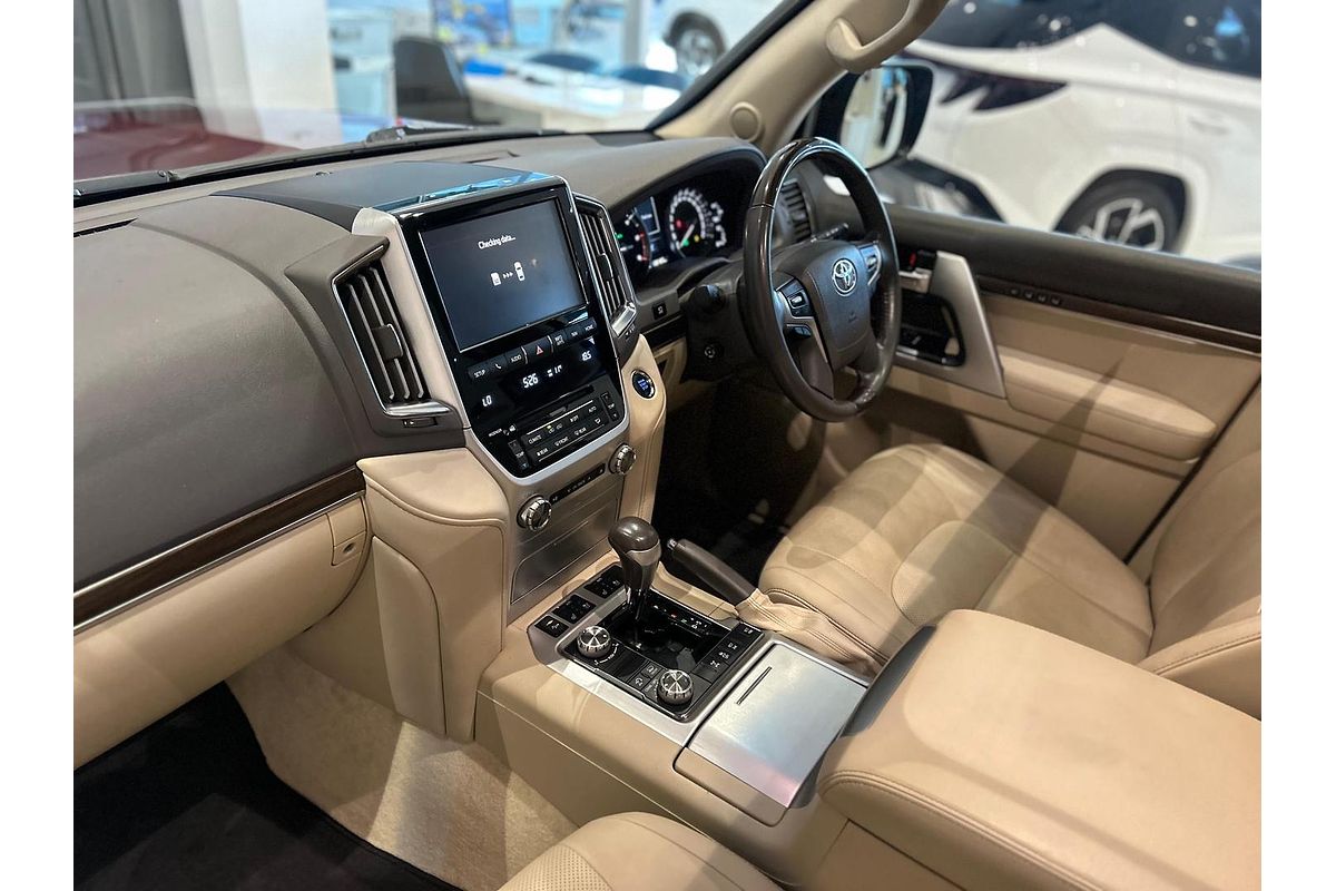 2019 Toyota Landcruiser Sahara VDJ200R