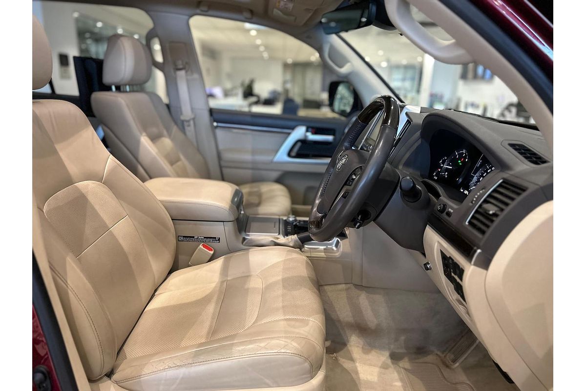 2019 Toyota Landcruiser Sahara VDJ200R