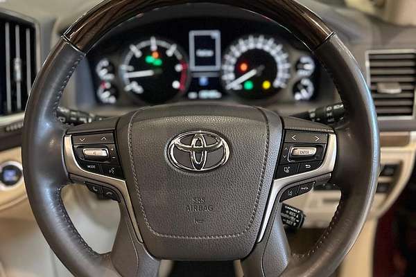 2019 Toyota Landcruiser Sahara VDJ200R