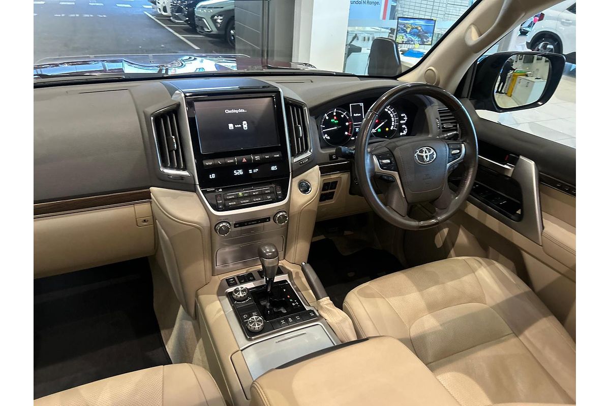 2019 Toyota Landcruiser Sahara VDJ200R