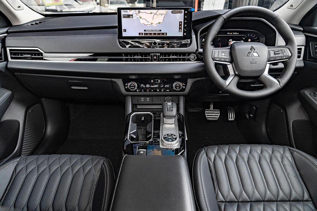 2025 Mitsubishi Outlander Exceed ZM