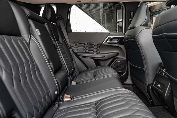 2025 Mitsubishi Outlander Exceed ZM