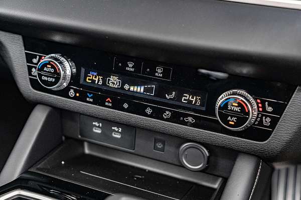 2025 Mitsubishi Outlander Exceed ZM