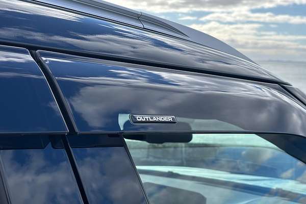 2022 Mitsubishi Outlander Exceed ZM