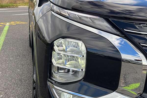 2022 Mitsubishi Outlander Exceed ZM