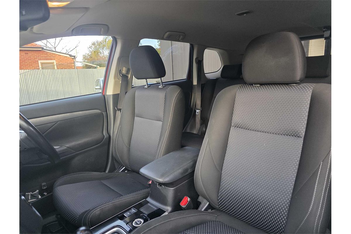 2016 Mitsubishi Outlander LS Safety Pack ZK