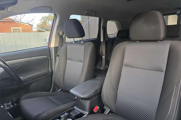2016 Mitsubishi Outlander LS Safety Pack ZK