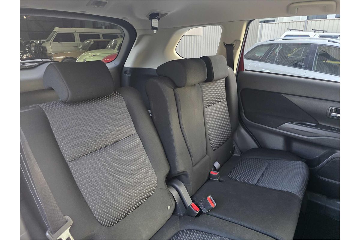 2016 Mitsubishi Outlander LS Safety Pack ZK