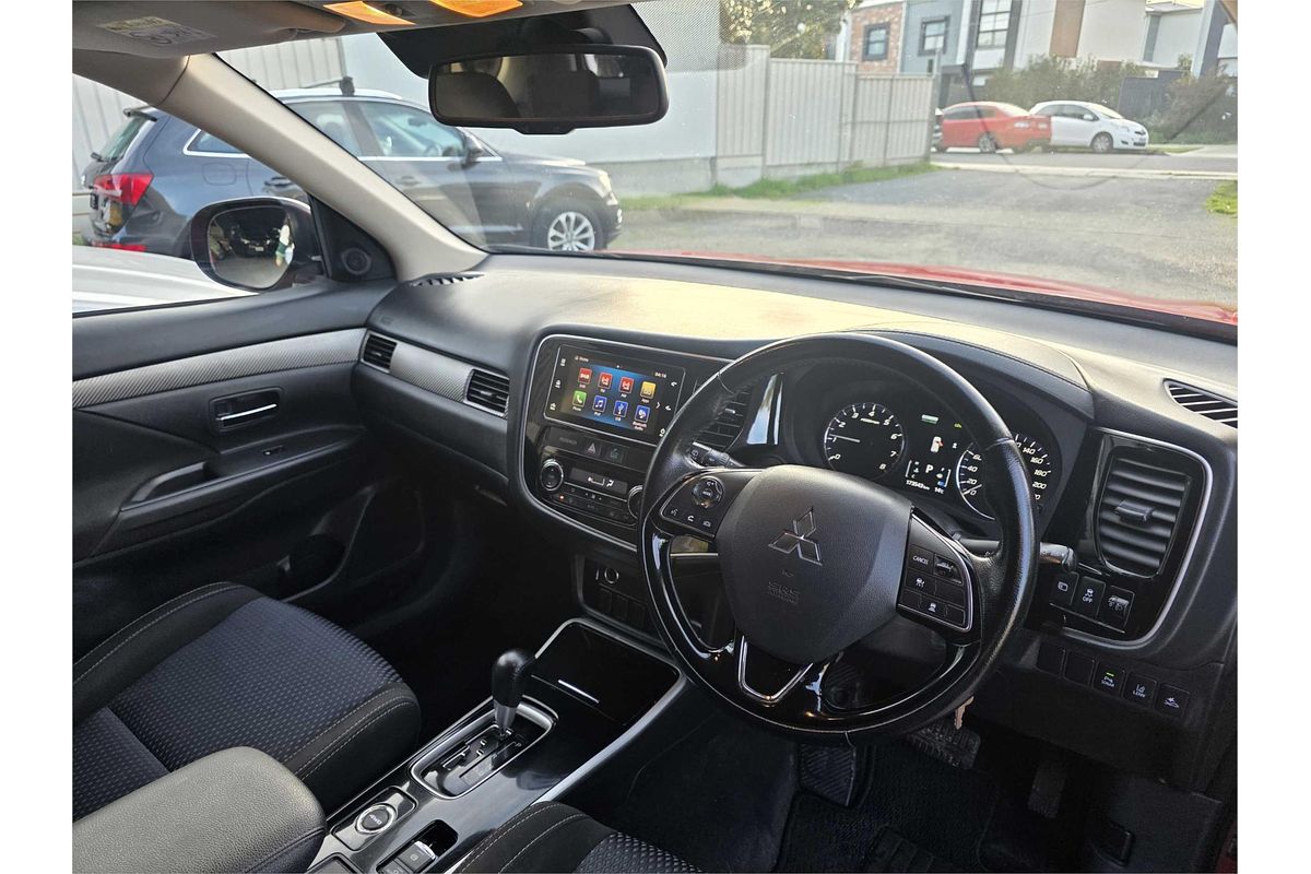 2016 Mitsubishi Outlander LS Safety Pack ZK