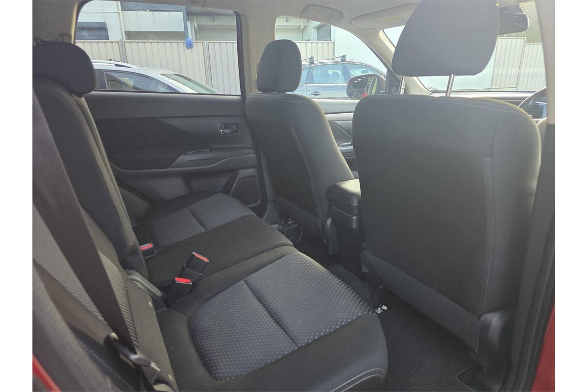 2016 Mitsubishi Outlander LS Safety Pack ZK