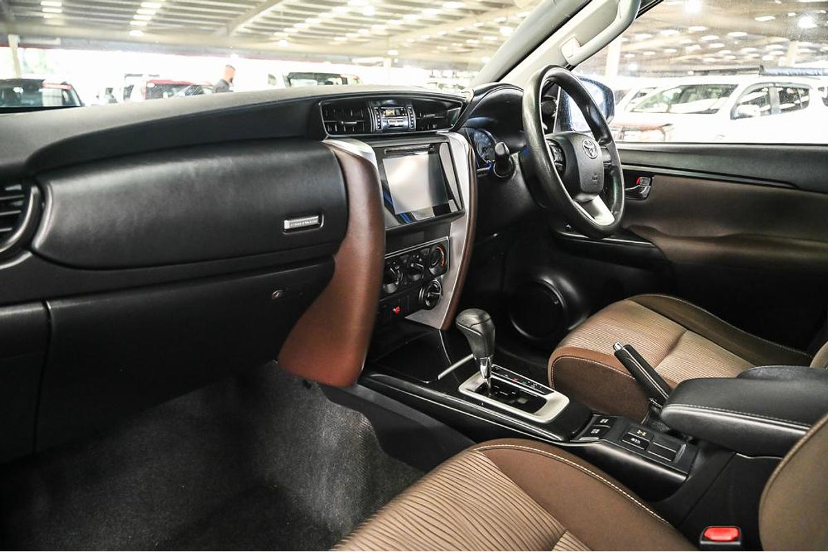2017 Toyota Fortuner GX GUN156R