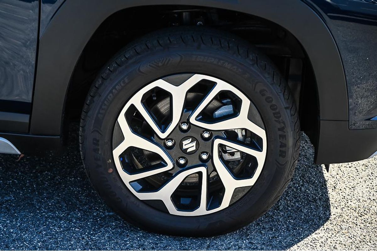 2025 Suzuki Fronx Hybrid KW