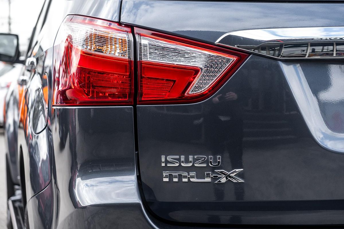 2019 Isuzu MU-X LS-T