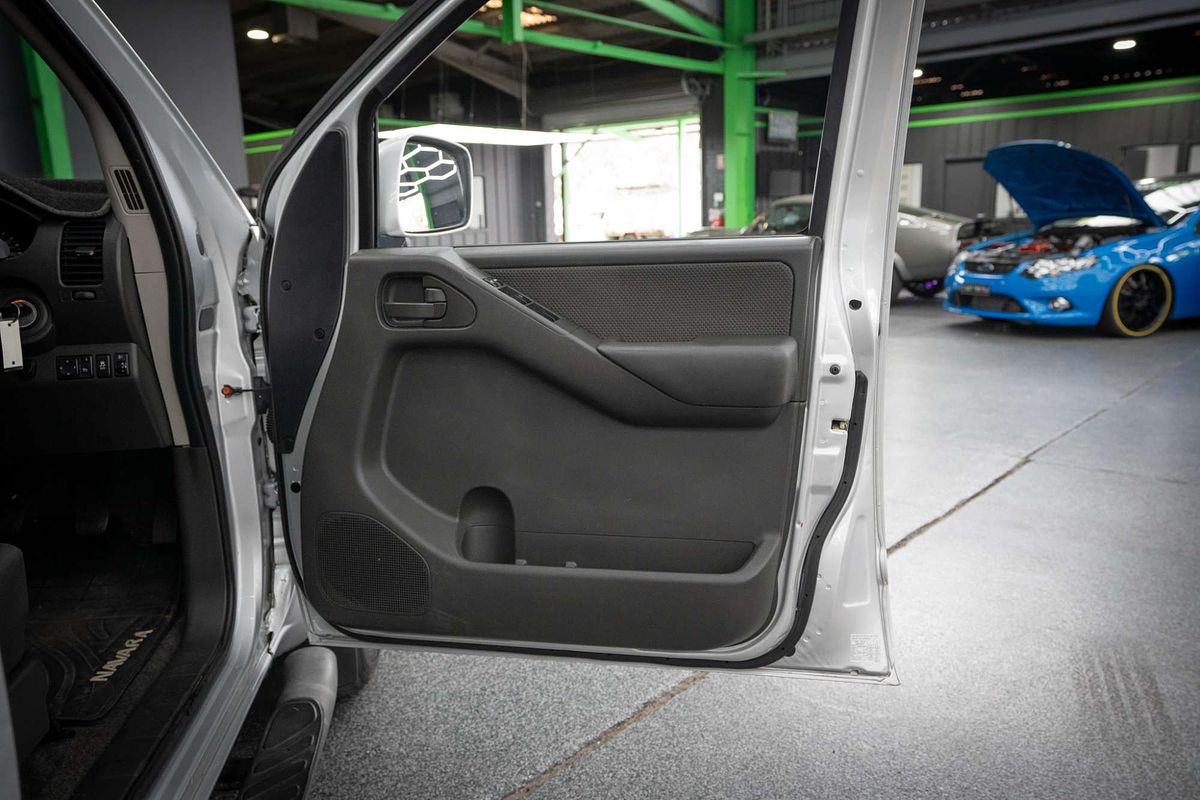 2014 Nissan Navara Silverline SE D40 Series 9 4X4