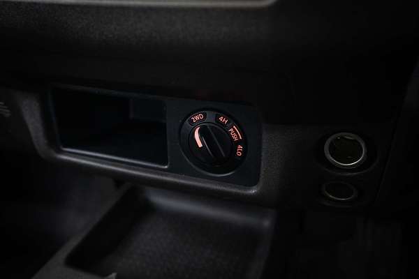 2014 Nissan Navara Silverline SE D40 Series 9 4X4