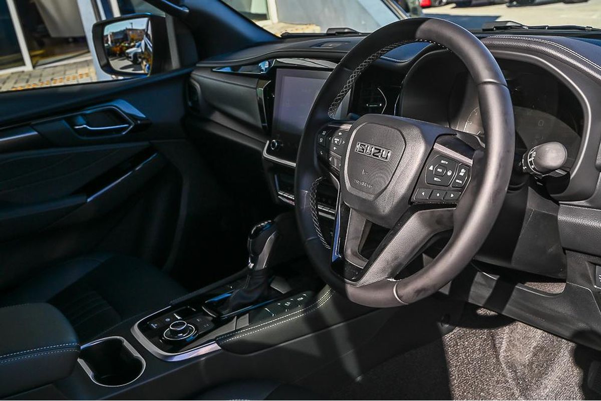 2025 Isuzu MU-X