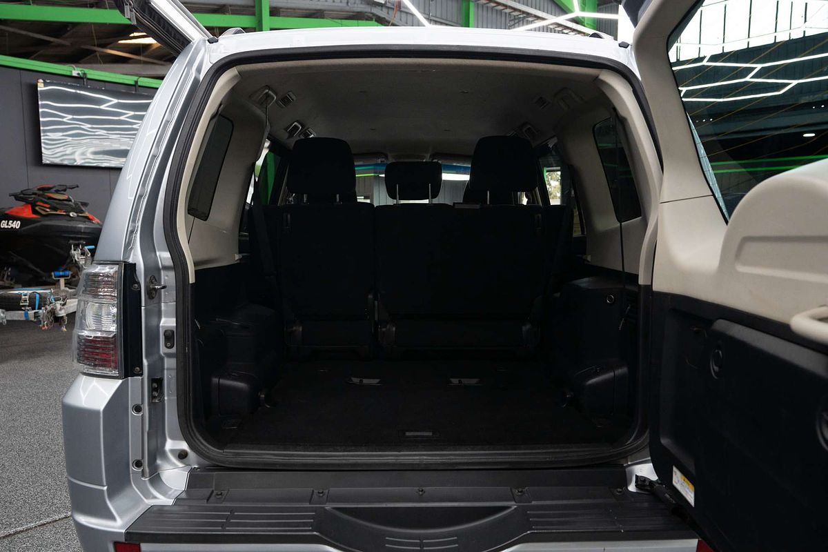 2016 Mitsubishi Pajero GLX NX