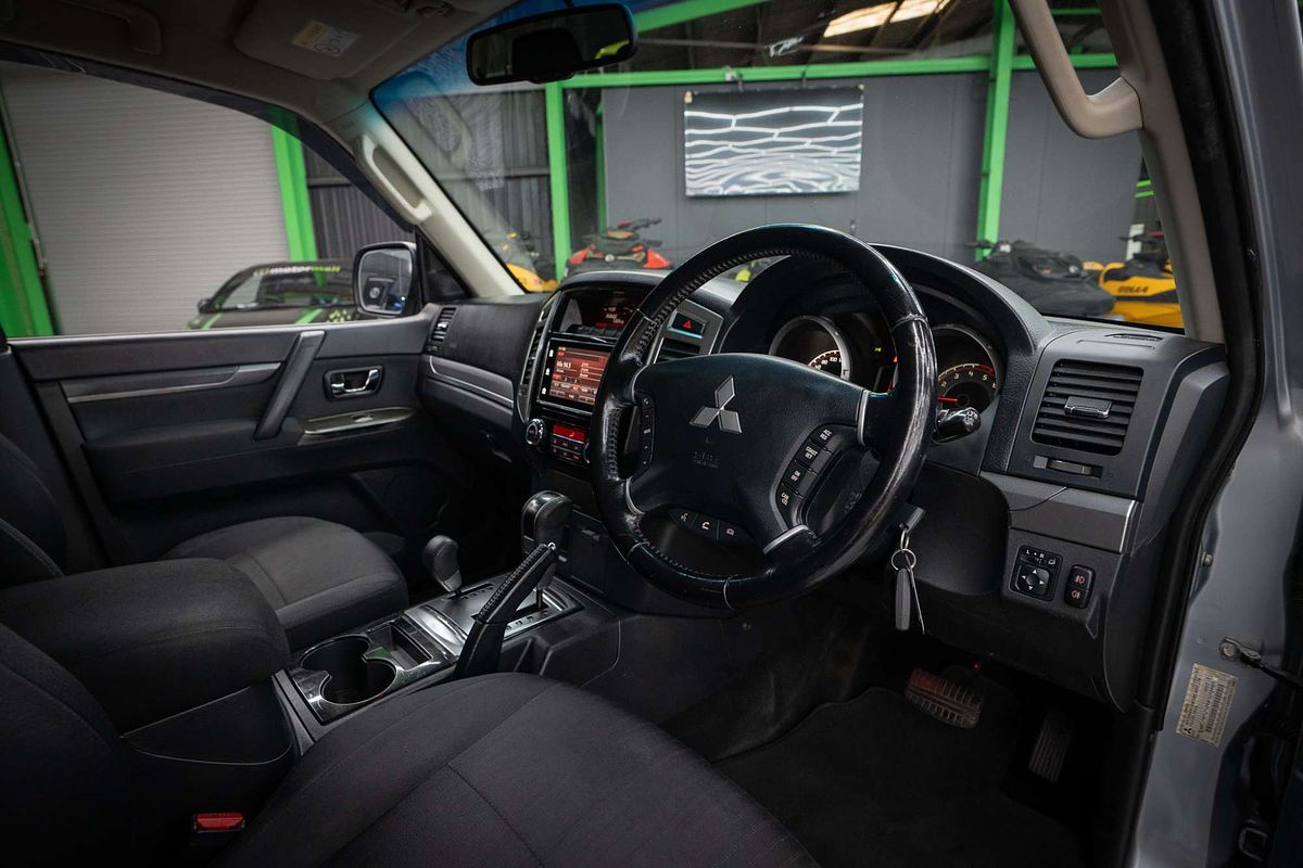 2016 Mitsubishi Pajero GLX NX