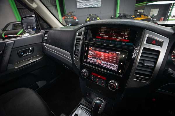 2016 Mitsubishi Pajero GLX NX