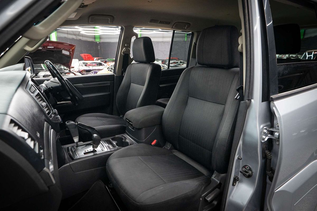2016 Mitsubishi Pajero GLX NX