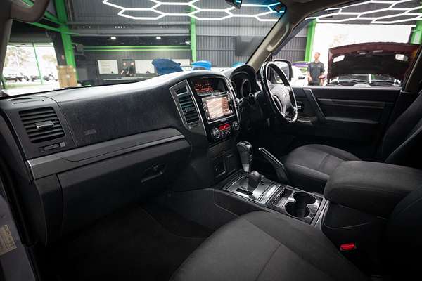 2016 Mitsubishi Pajero GLX NX