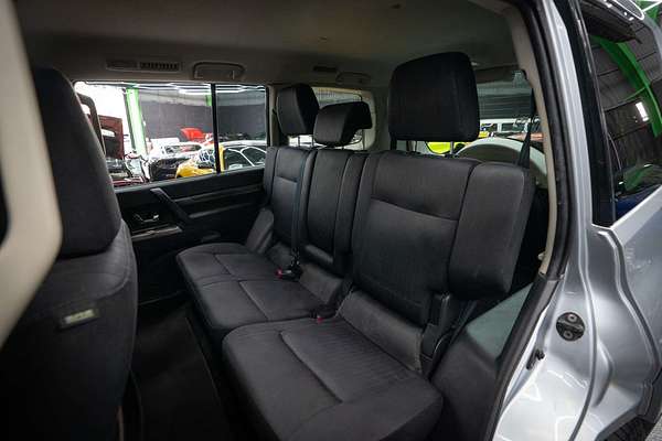 2016 Mitsubishi Pajero GLX NX
