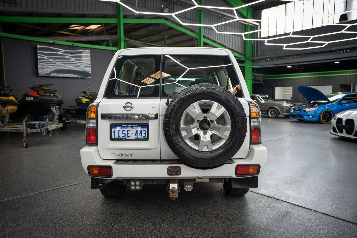 2011 Nissan Patrol ST GU 7