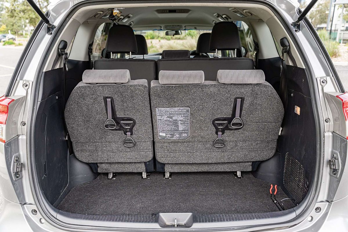 2015 Toyota Tarago GLX ACR50R
