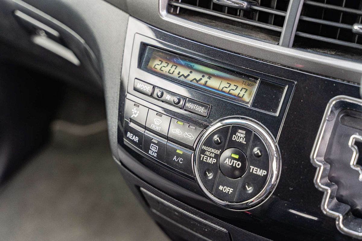 2015 Toyota Tarago GLX ACR50R