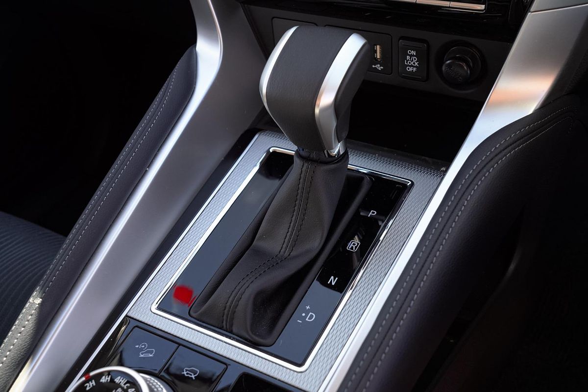 2025 Mitsubishi Pajero Sport GLS QG