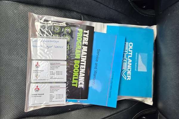 2014 Mitsubishi Outlander PHEV Aspire ZJ