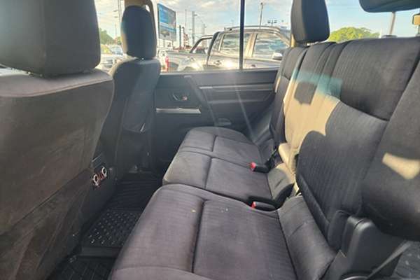 2013 Mitsubishi Pajero GLX-R NW