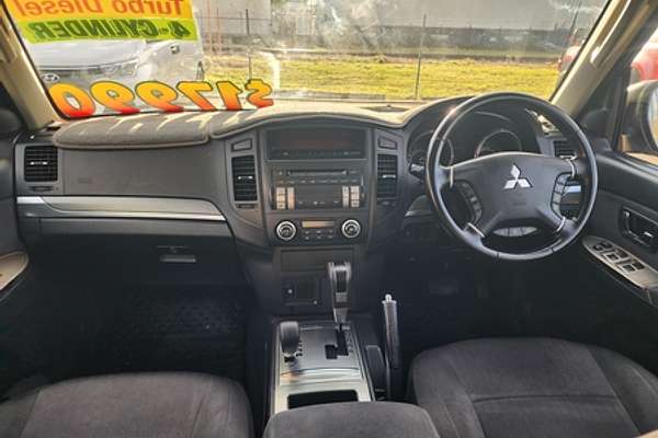 2013 Mitsubishi Pajero GLX-R NW