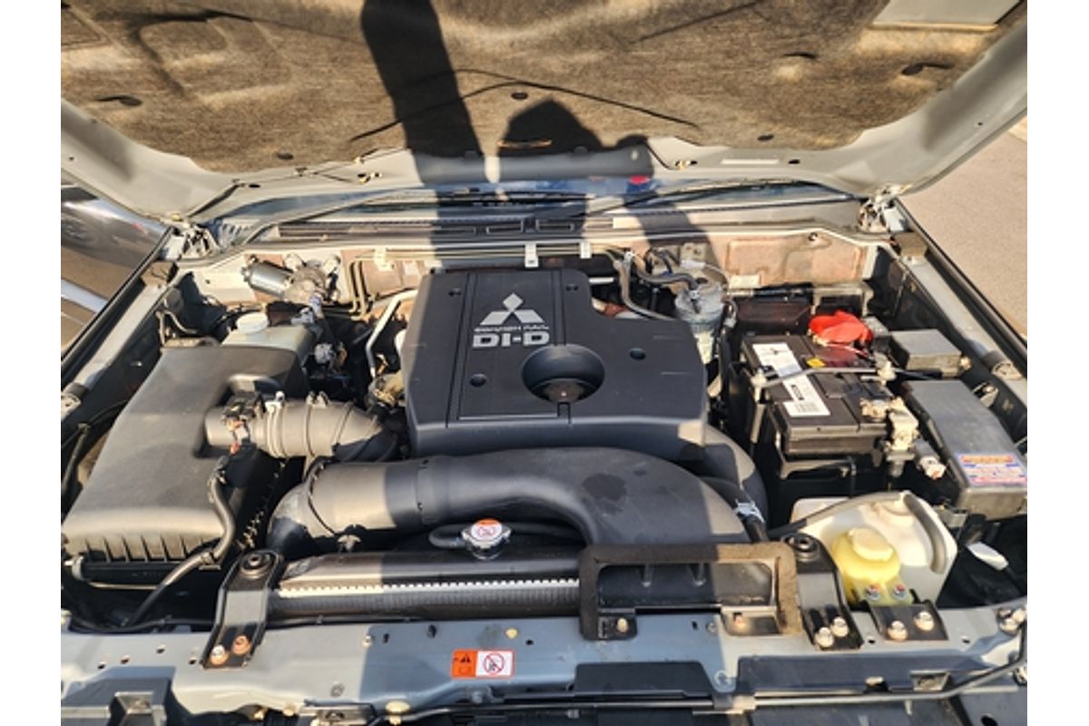 2013 Mitsubishi Pajero GLX-R NW
