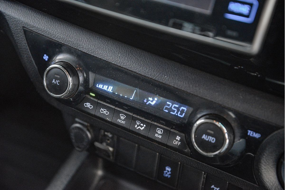 2016 Toyota Hilux SR5 GUN126R 4X4