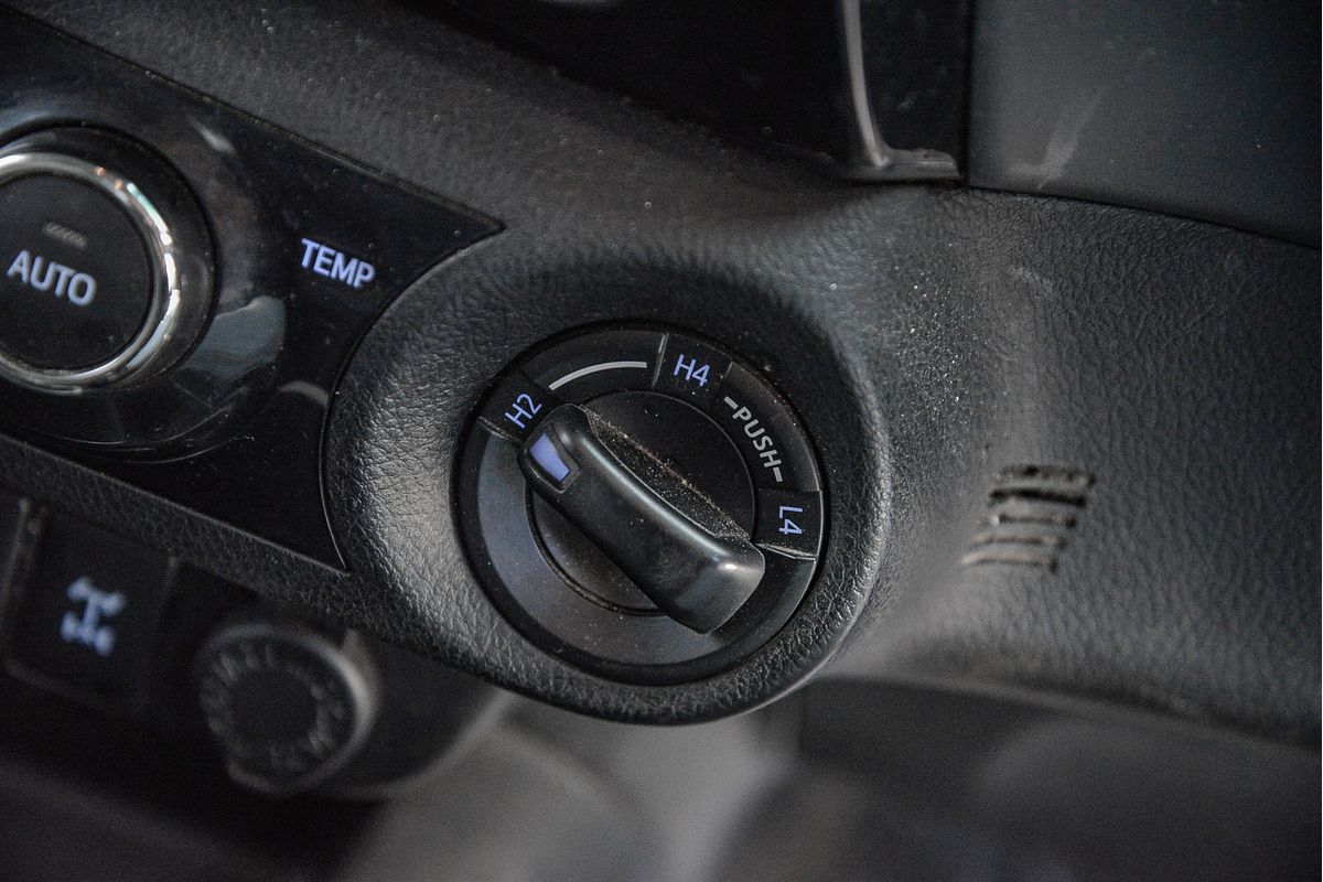 2016 Toyota Hilux SR5 GUN126R 4X4