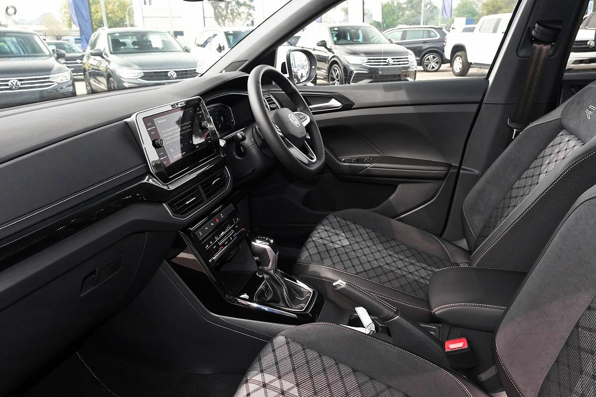 2024 Volkswagen T-Cross 85TSI R-Line D31