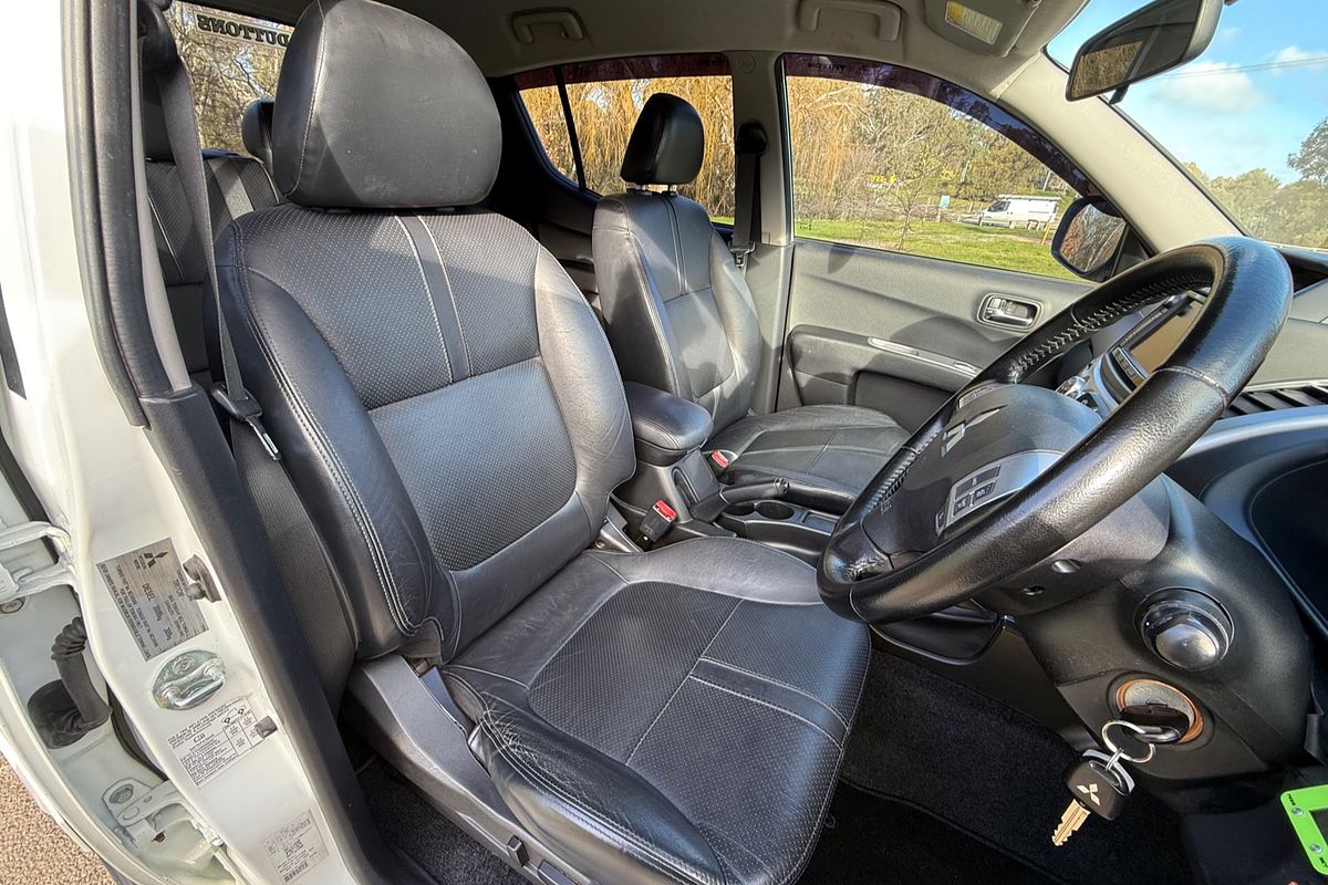 2014 Mitsubishi Triton GLX-R MN 4X4